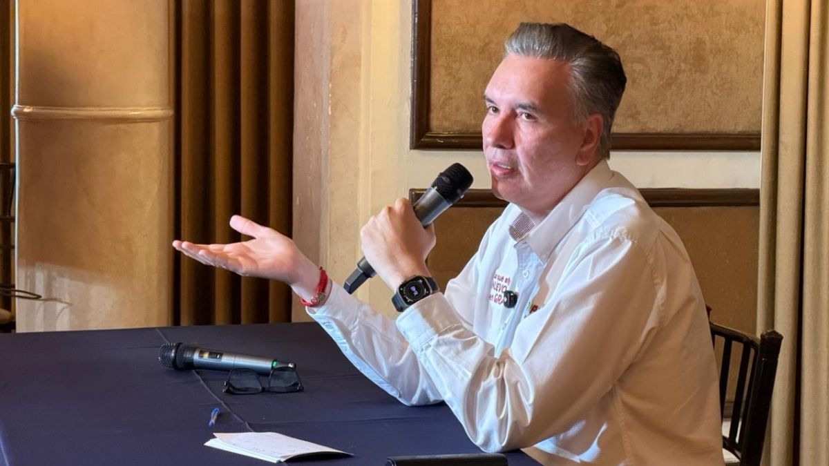 El senador Waldo Fernández anunció que pedirá licencia en junio para participar en la encuesta interna de Morena por la gubernatura de Nuevo León.