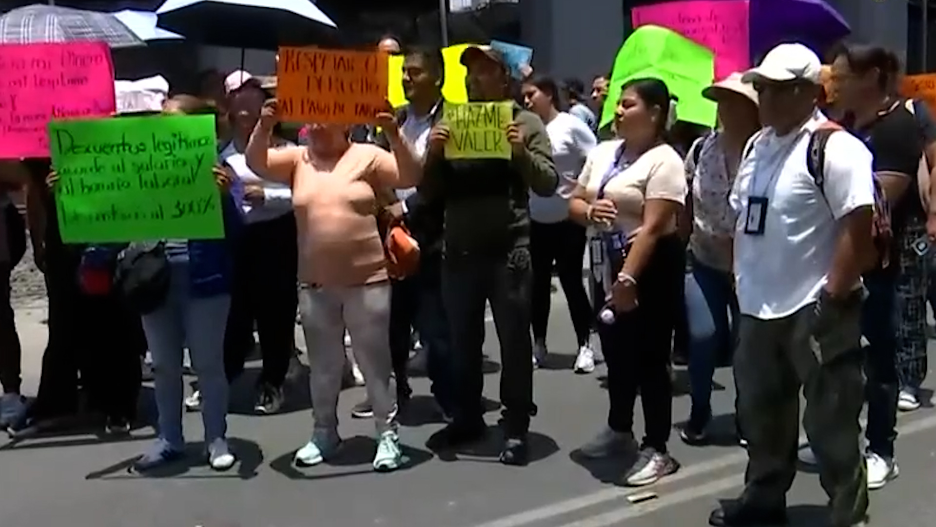 Cierre total en Calzada San Antonio Abad. Trabajadores del sistema penitenciario protestan por descuentos en nómina. Evita la zona y usa Eje Central.