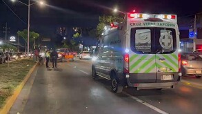 Un choque en Av. Vallarta y Calzada de las Palmas provoca el cierre de carriles hacia Periférico. Hay dos motociclistas lesionados en Zapopan.