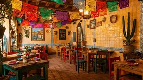 Restaurante típico mexicano con ambientación tradicional