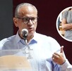 Aparece el Secretario de Salud en Jalisco, Héctor Pérez dando una conferencia de prensa y a un lado una imagen relacionada con la varicela