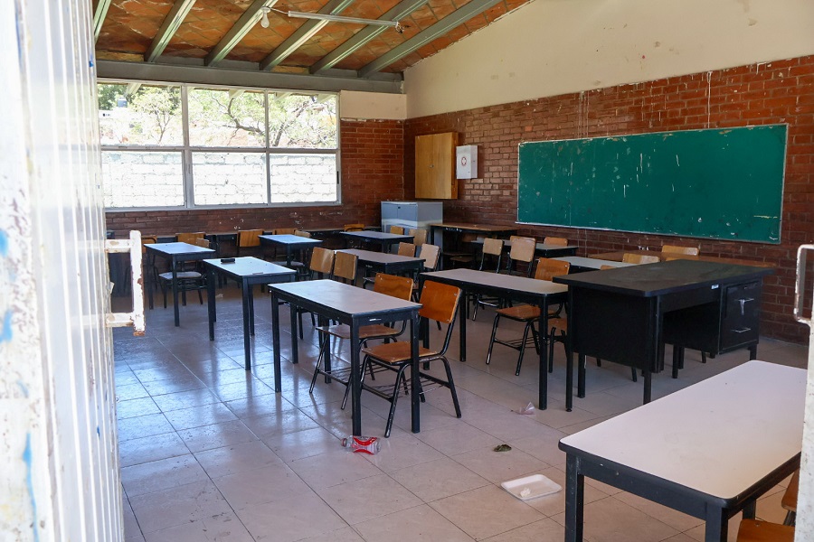 Salón de clases vacío en México.
