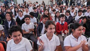 Niños felices en día de clases en Jalisco