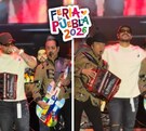 eduin caz y los tigres del norte en el escenario de la feria de puebla