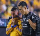 Fernando Gorriarán saliendo por lesión en el partido ante Nashville en Champions Cup.