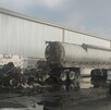 Tráiler que fue consumido por el fuego tras un presunto cortocircuito en Parque Industrial Lagunero.