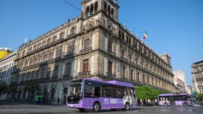 Centrobús recorriendo CdMx