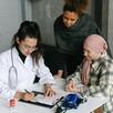 Coahuila asegura mantener más del 80 por ciento de abasto en hospitales pese al recorte federal de medicamentos.