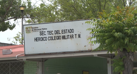 Alumno fue atendido por paramédicos tras caer en una escuela del sur de Saltillo; investigan cómo ocurrió el incidente.