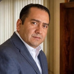 El jefe de asesores del Gobierno de Uruapan y su hermano murieron en un fatal accidente en la carretera Morelia-Pátzcuaro. Conoce los detalles del siniestro aqu
