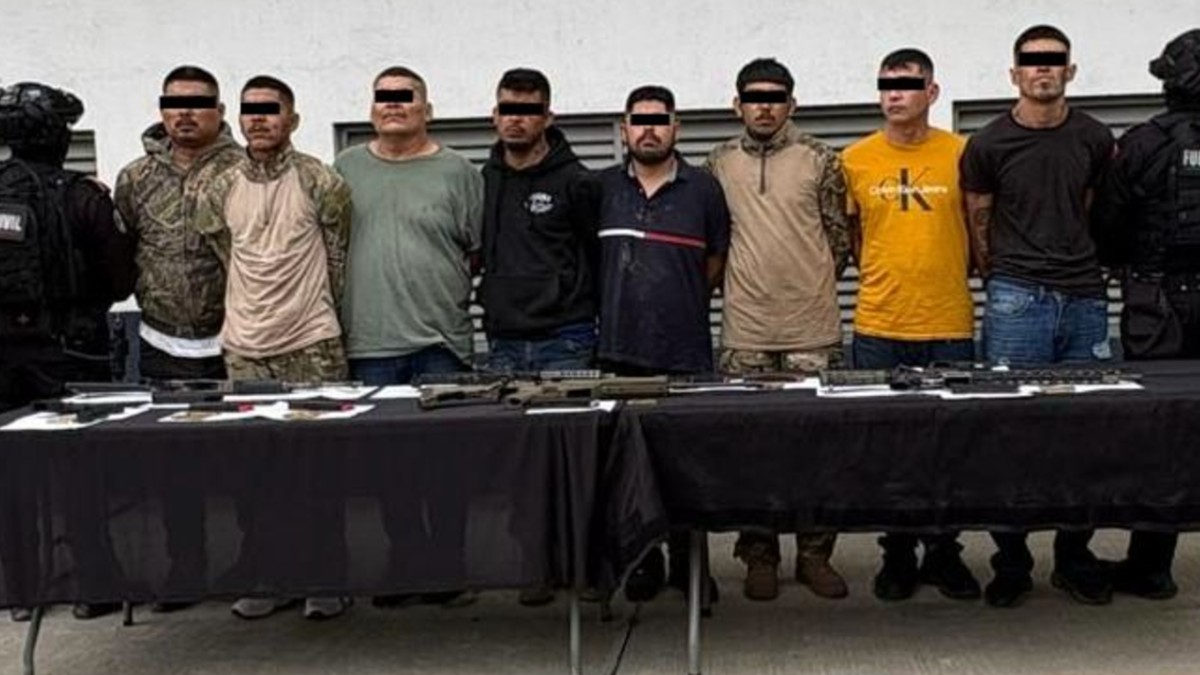 Ocho presuntos integrantes de un grupo criminal fueron detenidos en Guadalupe durante un operativo encabezado por Fuerza Civil.