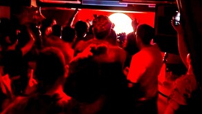 Japan CDMX, un club nocturno de la Ciudad de México se volvió viral por implementar un descuento para todo el público menos para los ciudadanos estadounidenses