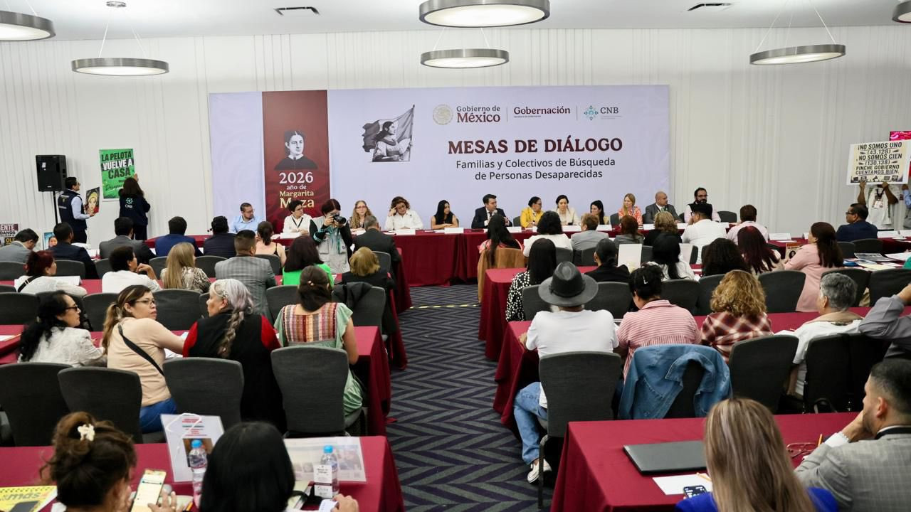 Rosa Icela Rodríguez reconoció fallas en la política contra desapariciones durante una reunión con colectivos de búsqueda.