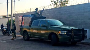 Militares resguardan las instalaciones de la SSC Puebla.