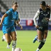 Allison Veloz intentando un gol para Rayadas en la Semifinal de ida contra Pachuca en Hidalgo.