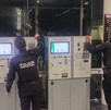 Autoridades encargandose de inspeccionar la zona en la cual se realizó el reporte de una amenza de bomba en una estación del tren ligero, línea 3
