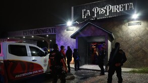 Alrededor de las 23:30 horas comenzaron las inspecciones en el negocio ubicado sobre el periférico Luis Echeverría.