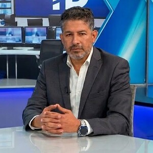 Secretario de Educación Jalisco, Juan Carlos Flores Miramontes, en entrevista para Telediario