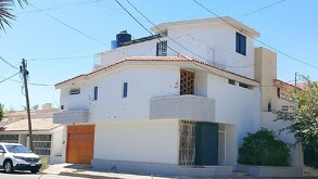Casa de Rubén Rocha Moya con impactos de bala