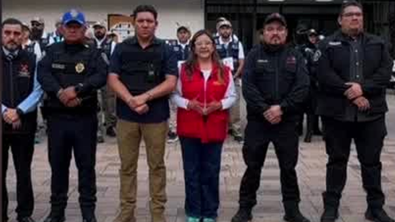 Autoridades de Xochimilco realizaron operativos en San Gregorio Atlapulco para clausurar inmuebles señalados por venta clandestina de alcohol.