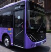 Centrobús circulando por el Zócalo