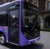 Centrobús circulando por el Zócalo