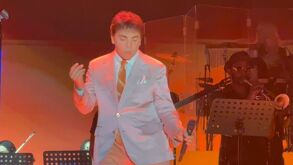 El cantante Cristian Castro durante su presentación en la Feria de Puebla 2026, concierto que cerró el evento.