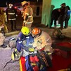 Un hombre fue rescatado la noche de este sábado 2 de mayo luego de caer a un canal de aguas residuales en la colonia Barranca de Guadalupe.