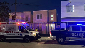 Autoridades investigan la muerte de un joven localizado dentro de una vivienda en Ramos Arizpe.