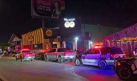 El colapso de una estructura dentro de un bar en Saltillo provocó movilización y dejó varios lesionados.