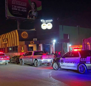 El colapso de una estructura dentro de un bar en Saltillo provocó movilización y dejó varios lesionados.