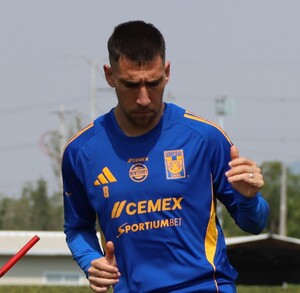 Fernando Gorriarán durante un entrenamiento con Tigres.