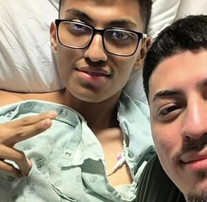 Kevin González con su familia en Durango.