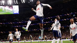 Jugadores del Tottenham festejando el 1-0 sobre Leed United en la jornada 36 de la Premier League.