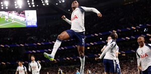 Jugadores del Tottenham festejando el 1-0 sobre Leed United en la jornada 36 de la Premier League.