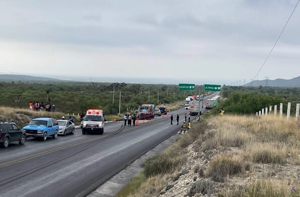 Aunque el operador del tráiler resultó afectado por el accidente, este abandonó el lugar antes de la llegada de las autoridades.