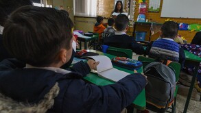 Niños del Estado de México tomando clases en 2026.