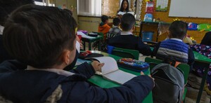 Niños del Estado de México tomando clases en 2026.
