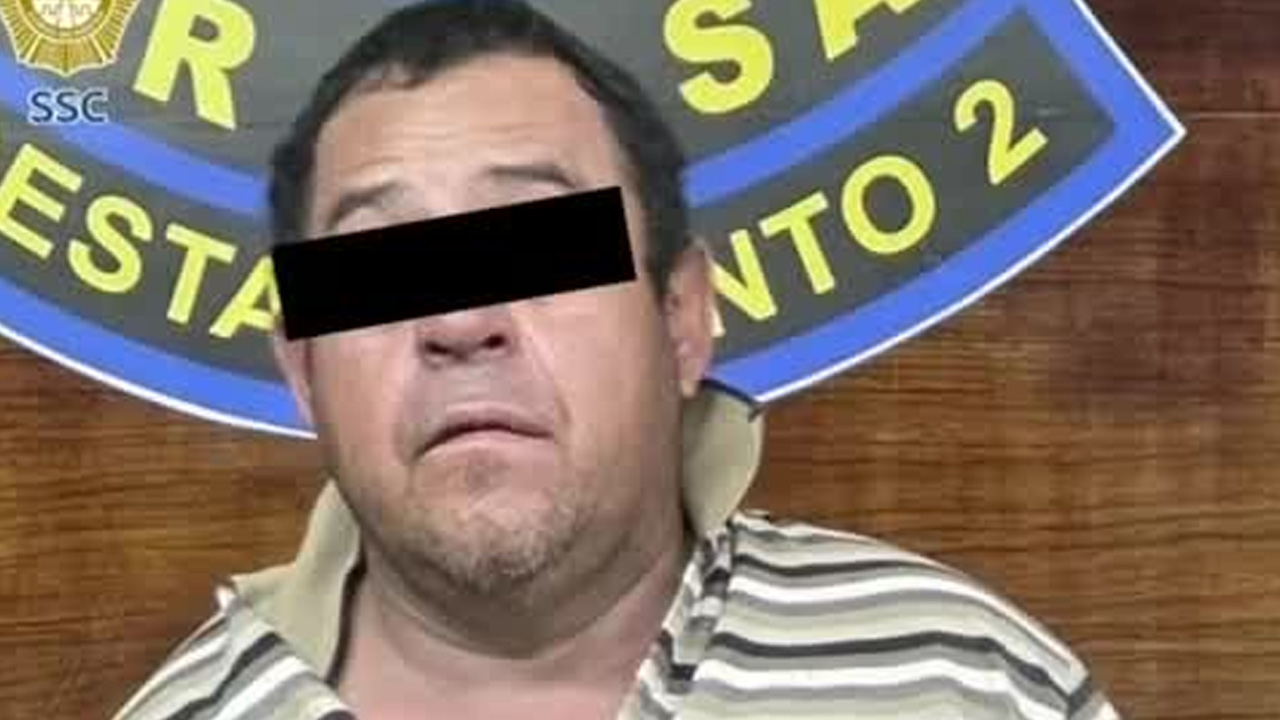 Un hombre presuntamente acusado de acosar a una mujer golpeó a un policía de la SSC en la estación Pantitlán del Metro CdMx mientras intentaban detenerlo.