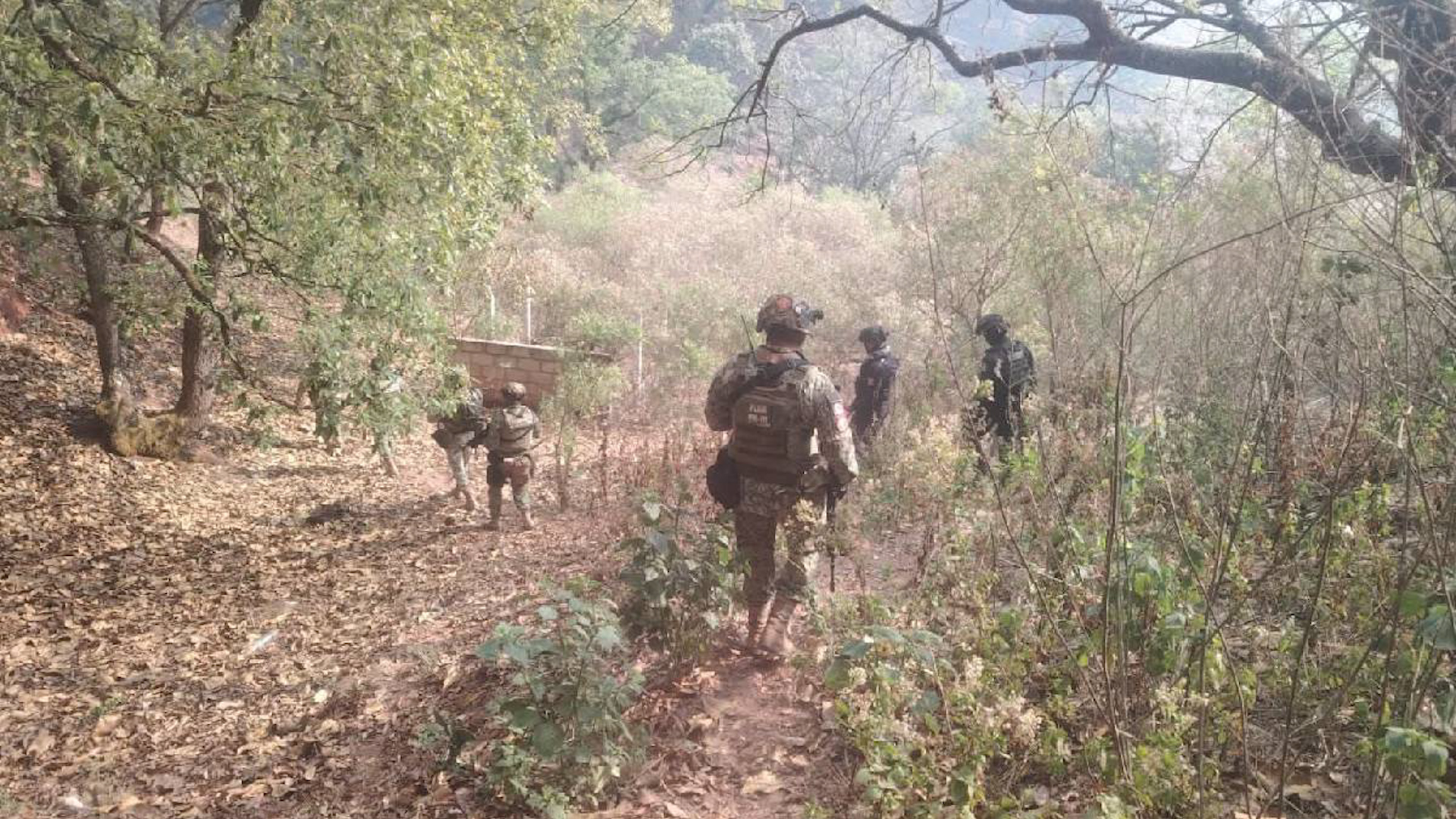 Integrantes de Los Ardillos incendiaron 23 casas en la comunidad de Tula, Chilapa. Se reportan 7 muertos y ataques con drones cargados de explosivos.