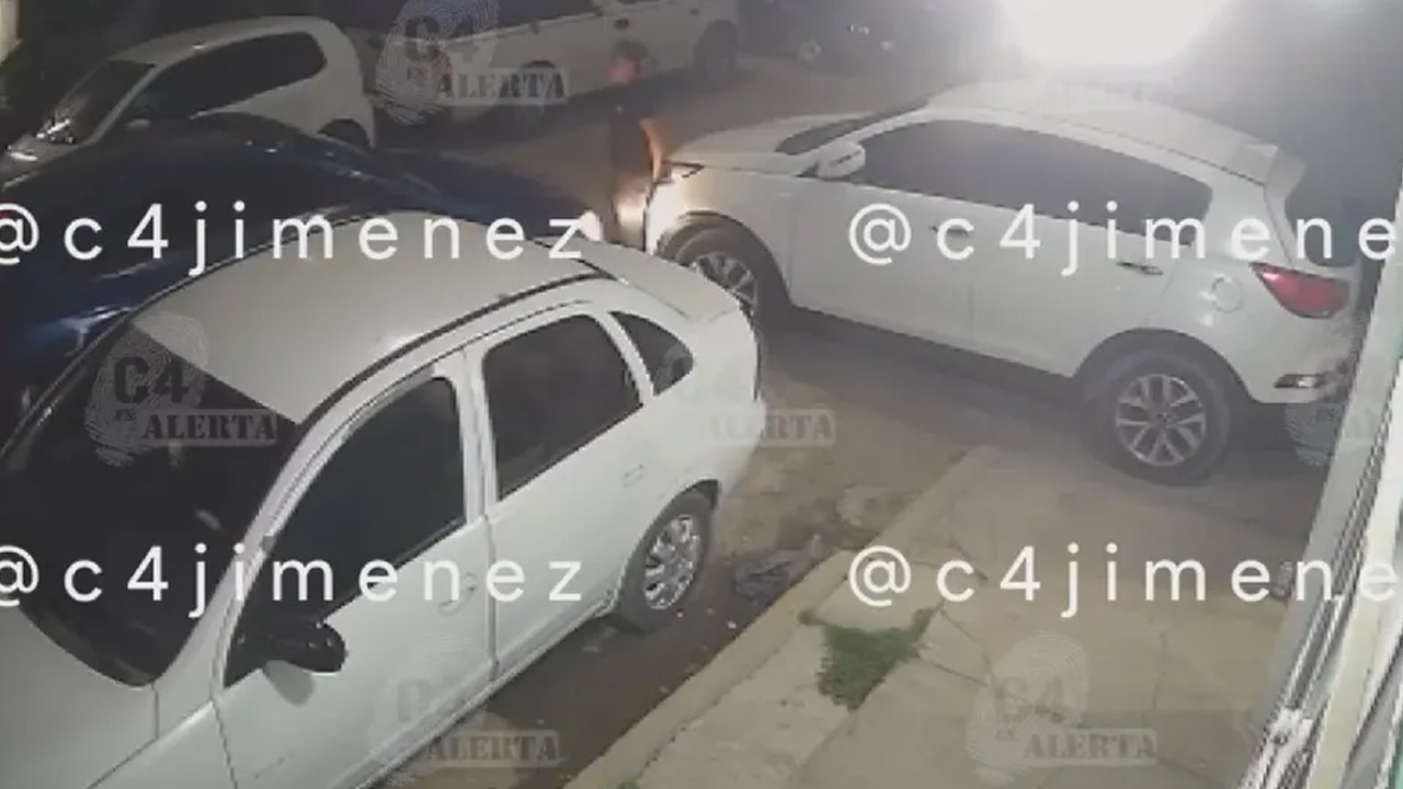 Un video difundido en redes muestra el momento en que Brandon ‘N’ presuntamente intenta asesinar a su expareja en Nezahualcóyotl.