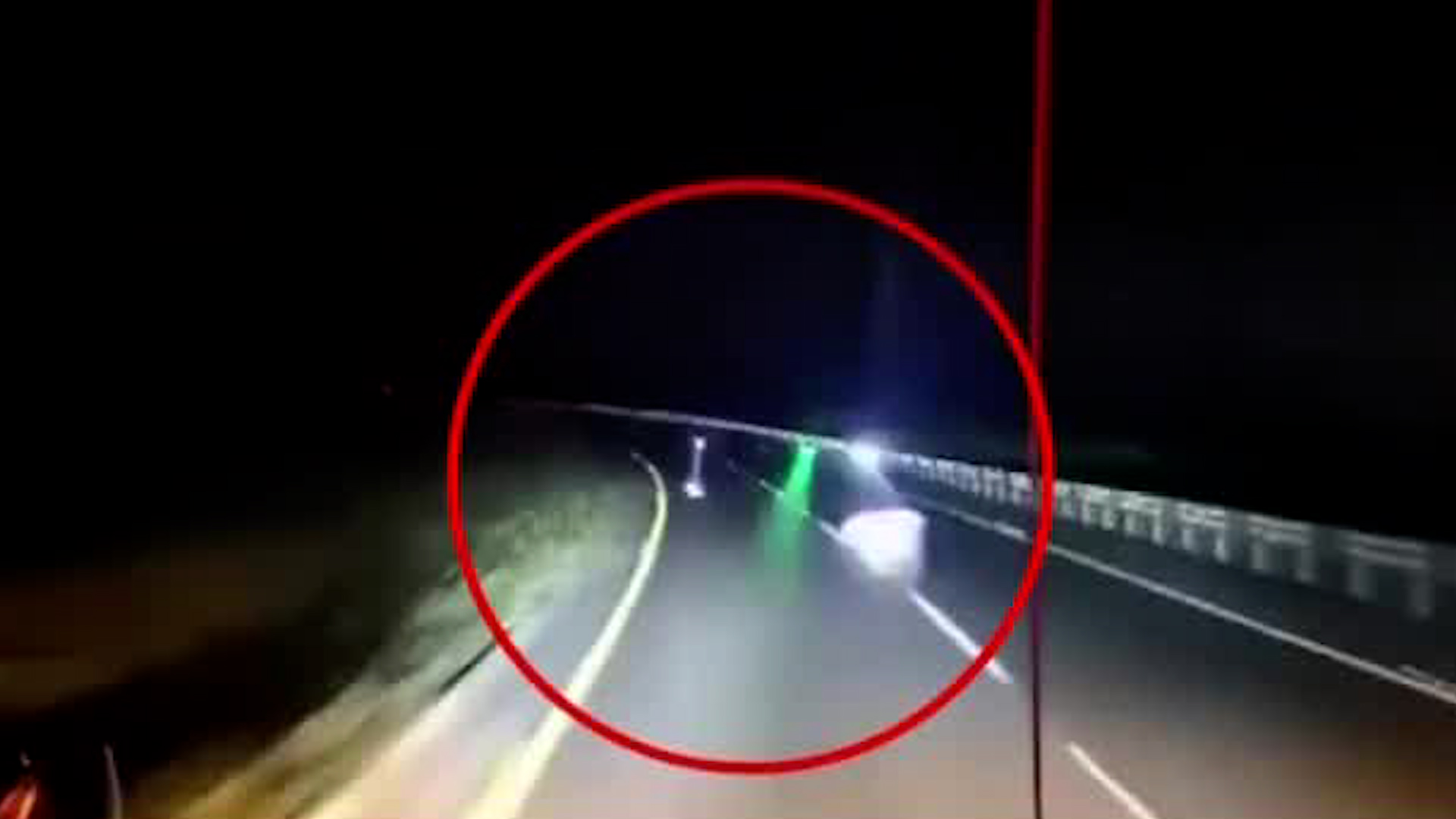 Un trailero escapó de una emboscada en la autopista Puebla-Orizaba tras ser atacado con láseres verdes. Conoce las zonas de mayor riesgo en México.