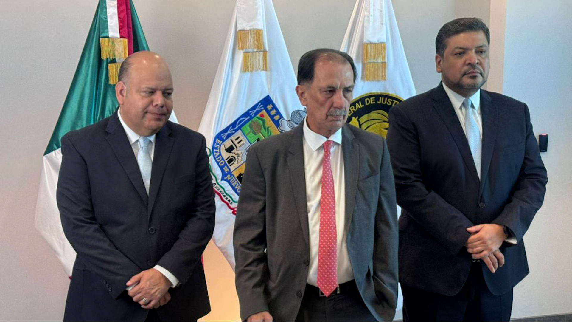 La Fiscalía de Nuevo León confirmó una audiencia de mediación entre la familia lesionada en la Línea 6 y la constructora. Detalles del proceso.