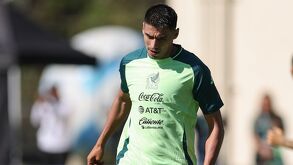 Guillermo Martínez en un entrenamiento con la Selección Mexicana.