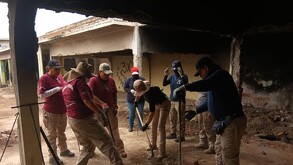 Integrantes del colectivo de búsqueda independiente Hasta Encontrarte localizaron los cuerpos de tres personas enterrados en una fosa clandestina.