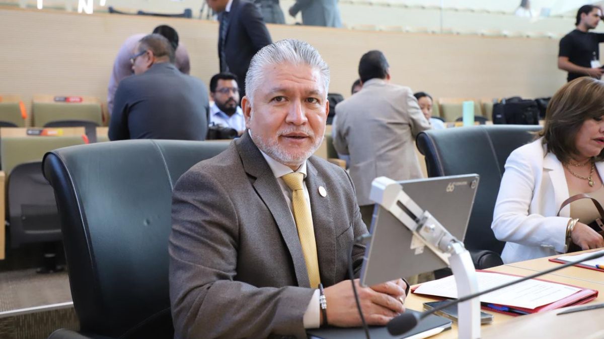 Políticos consideran preocupante para León la falta de comunicación de Alejandra Gutiérrez con Libia Dennis tras no afiliarse aún a Movimiento Ciudadano.