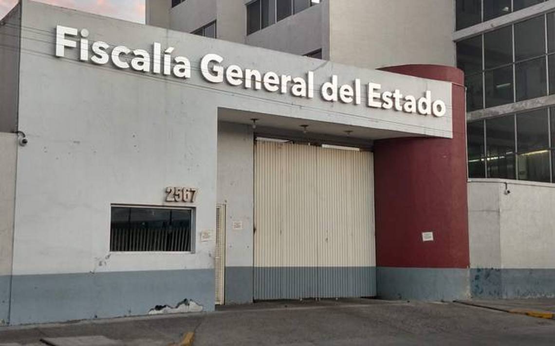 Una mujer de 78 años fue encontrada muerta en Colinas de la Normal. La Fiscalía de Jalisco investiga feminicidio y detuvo a su hijo; quien estaba en la escena.