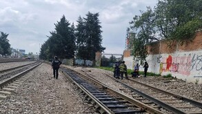 Localizan feto en vías del tren en Toluca; es el segundo infante en una semana.