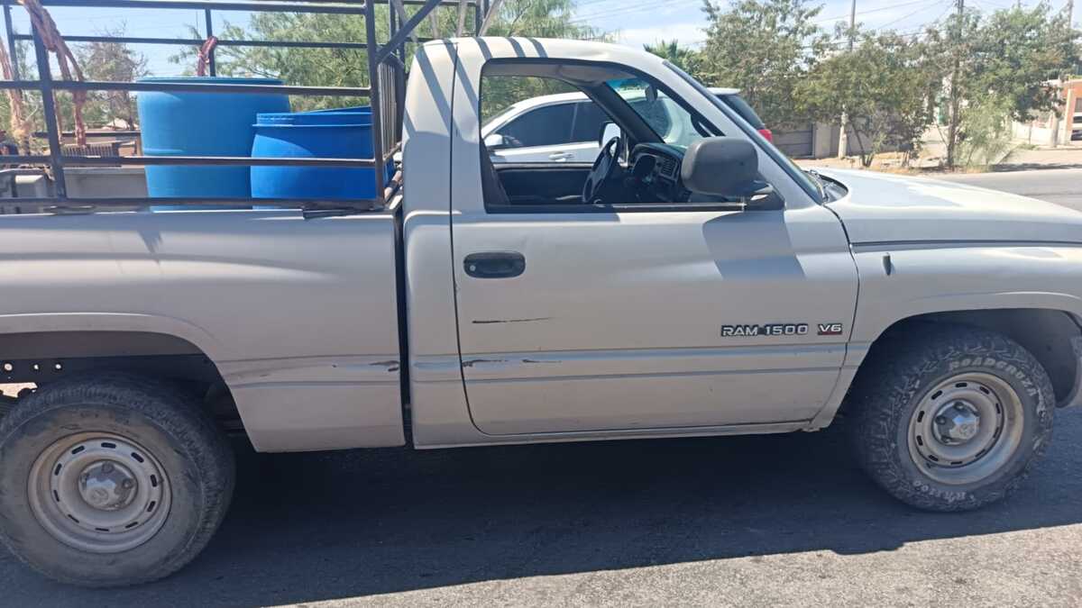 Camioneta que atropelló a mujer de la tercera edad