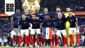 Jugadores de la Selección de Francia previo a un partido en el Mundial 2022.